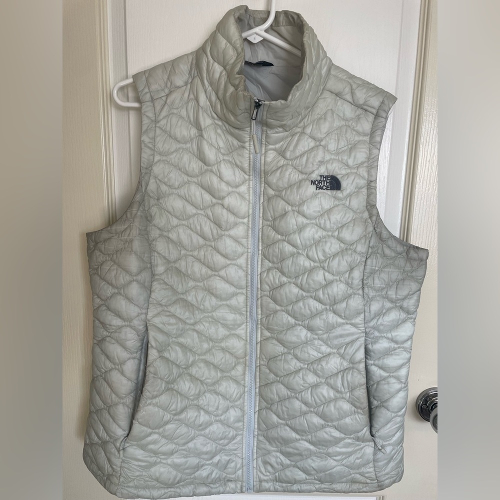The North Face Thermoball Gray Quilted Vest (XL)